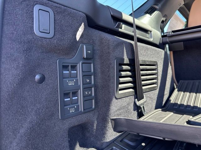 2026 Land Rover Discovery Gemini Edition Tucson AZ
