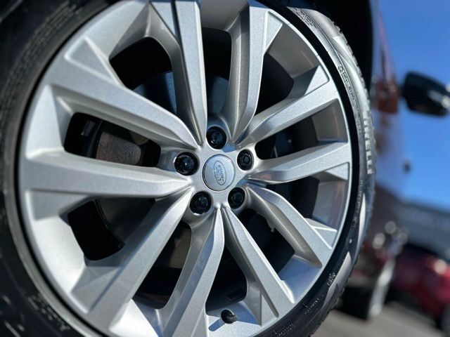 2026 Land Rover Discovery Gemini Edition