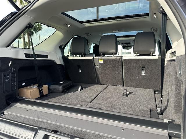 2026 Land Rover Discovery S Tucson AZ