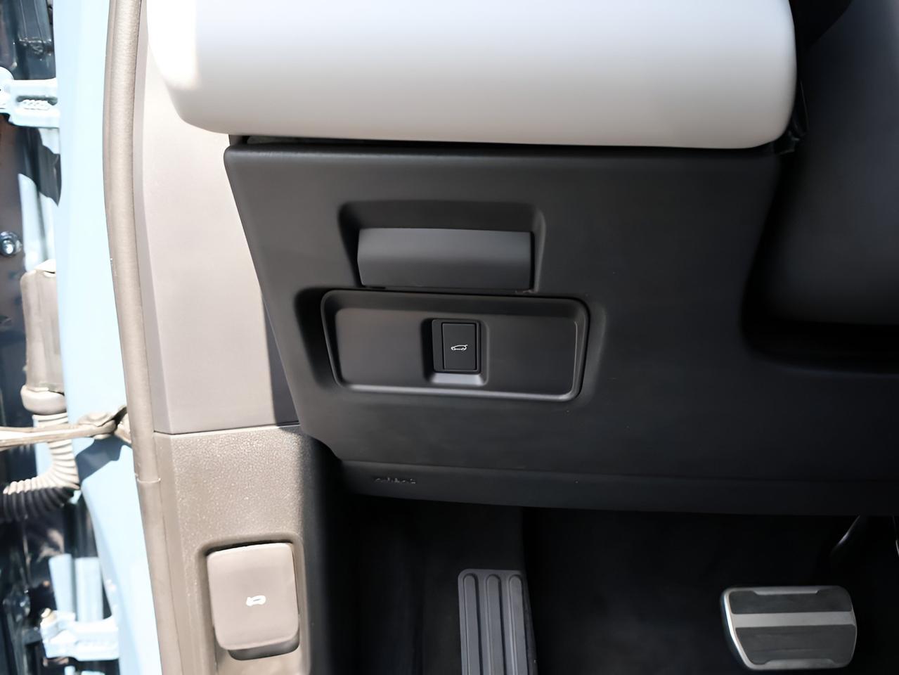 2026 Land Rover Range Rover Evoque Hoxton Edition San Clemente CA