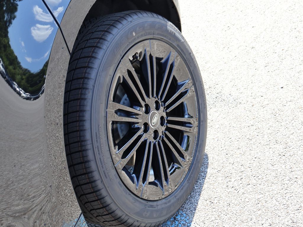 2026 Land Rover Range Rover Evoque Hoxton Edition San Clemente CA