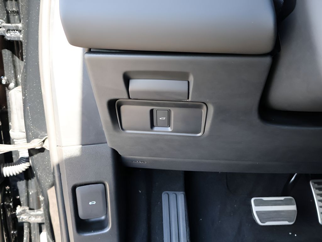 2026 Land Rover Range Rover Evoque Hoxton Edition San Clemente CA