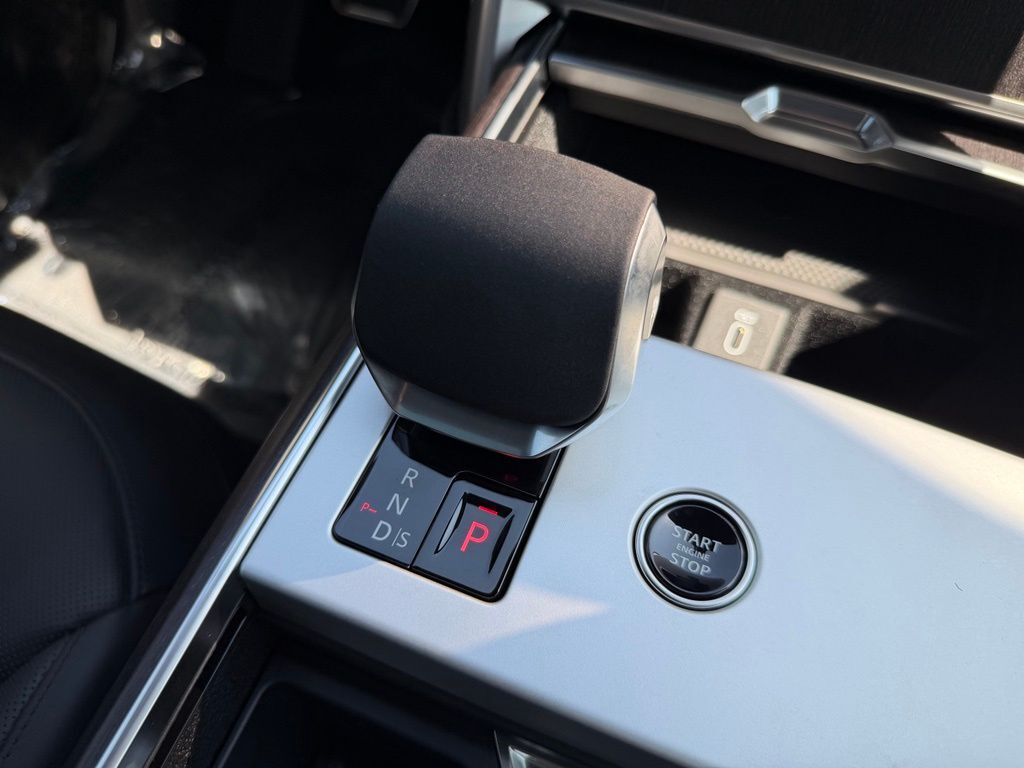 2026 Land Rover Range Rover Plug-In Hybrid SE Tucson AZ