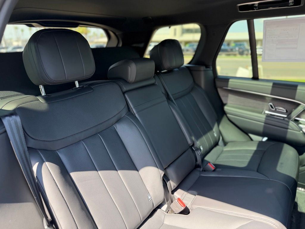 2026 Land Rover Range Rover Plug-In Hybrid SE Tucson AZ
