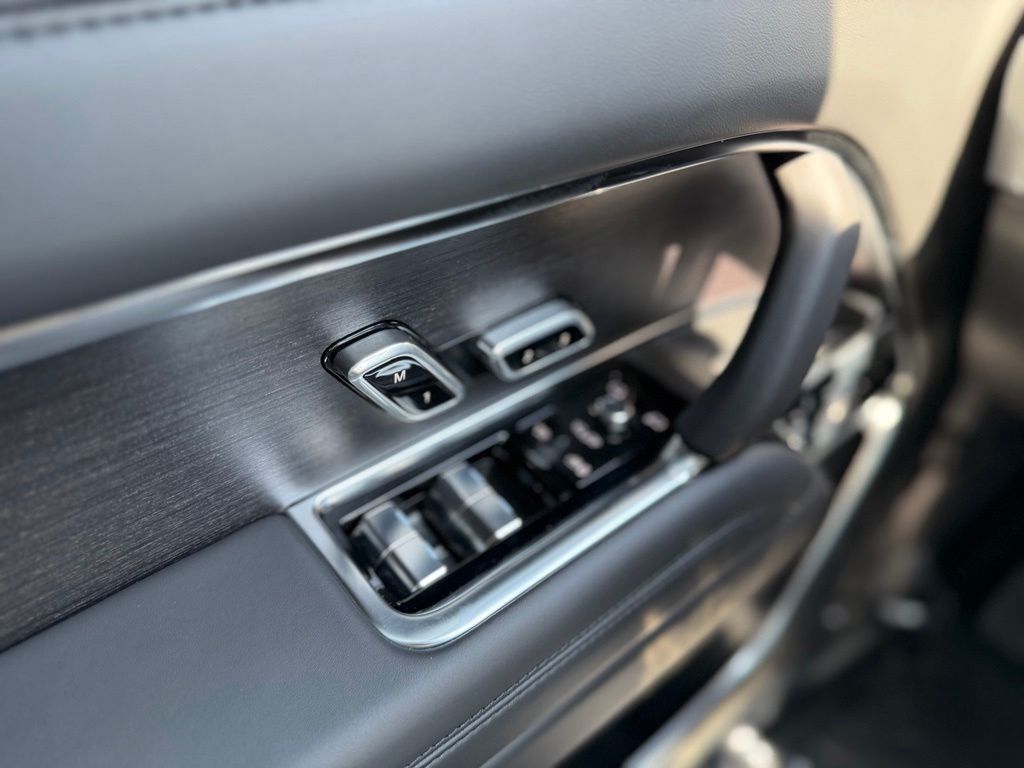 2026 Land Rover Range Rover Plug-In Hybrid SE Tucson AZ