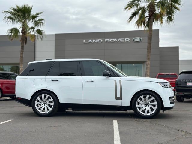 2026 Land Rover Range Rover Plug-In Hybrid SE