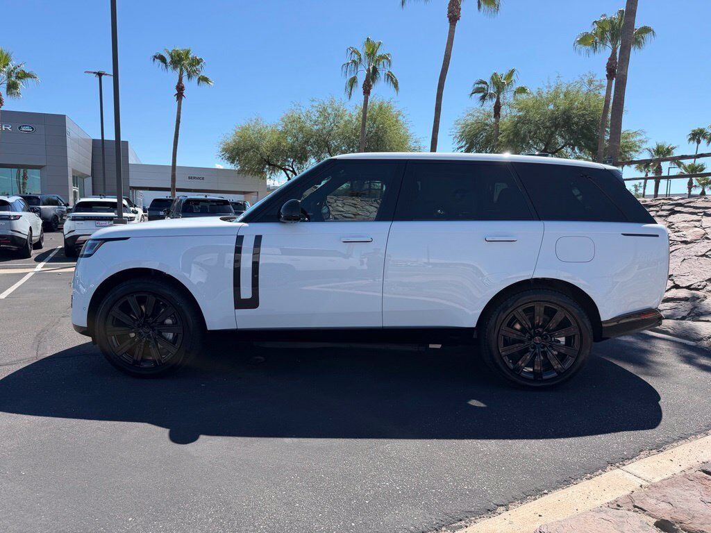 2026 Land Rover Range Rover Plug-In Hybrid SE