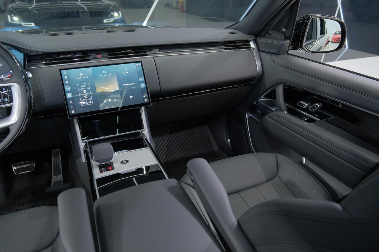 2026 Land Rover Range Rover SE Miami FL