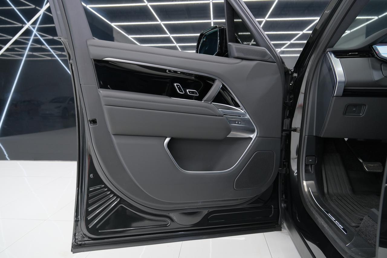 2026 Land Rover Range Rover SE Miami FL