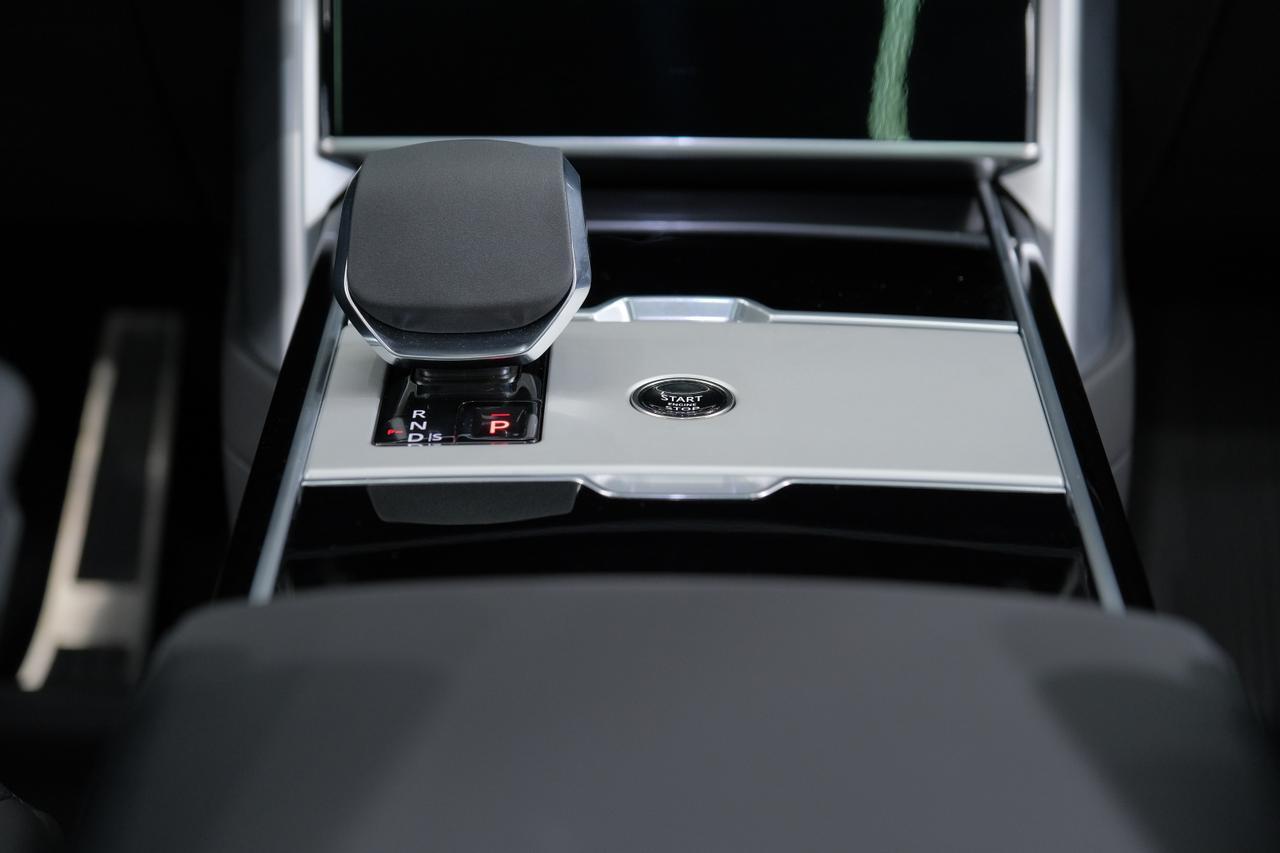 2026 Land Rover Range Rover SE Miami FL