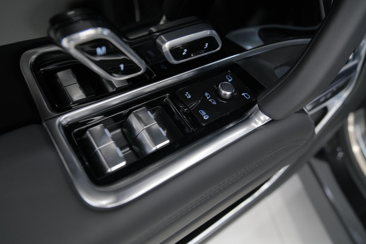 2026 Land Rover Range Rover SE Miami FL