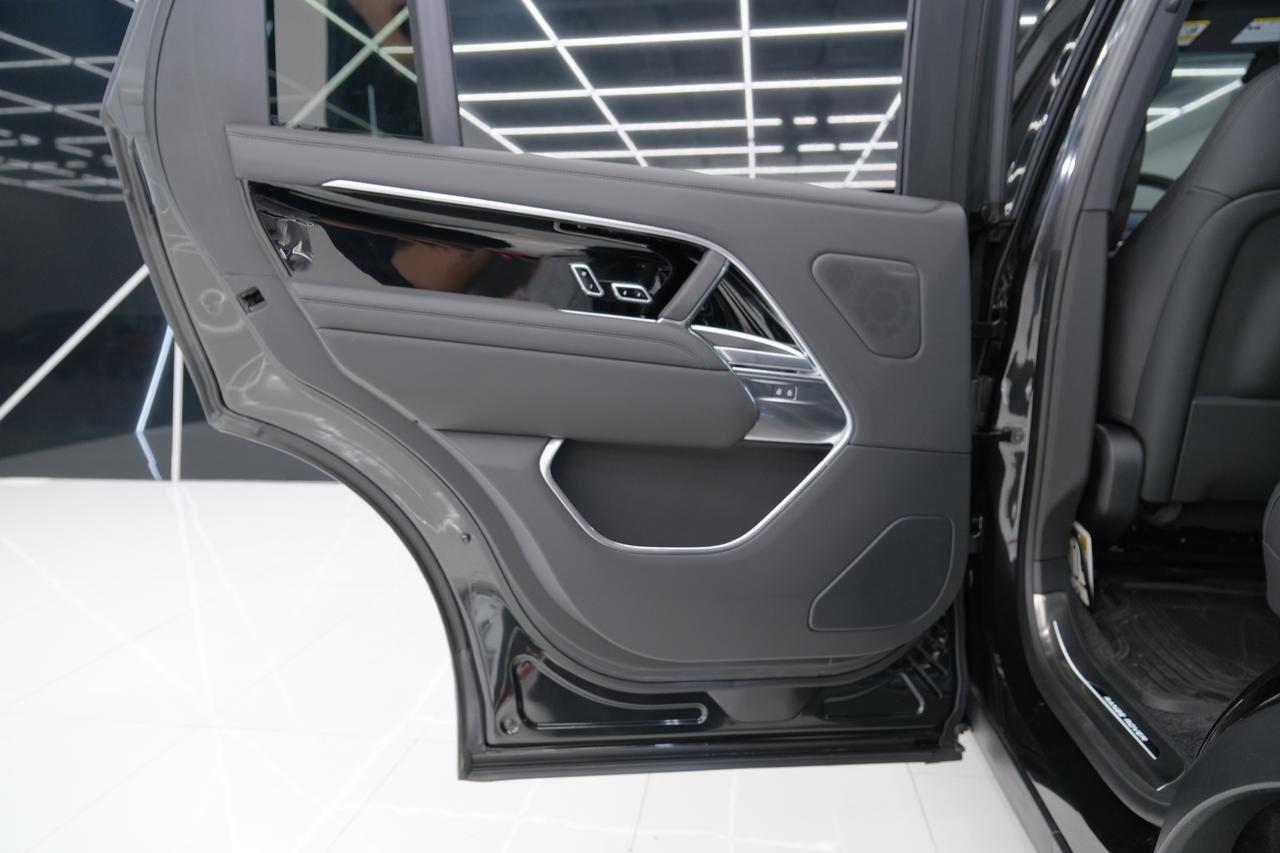 2026 Land Rover Range Rover SE Miami FL