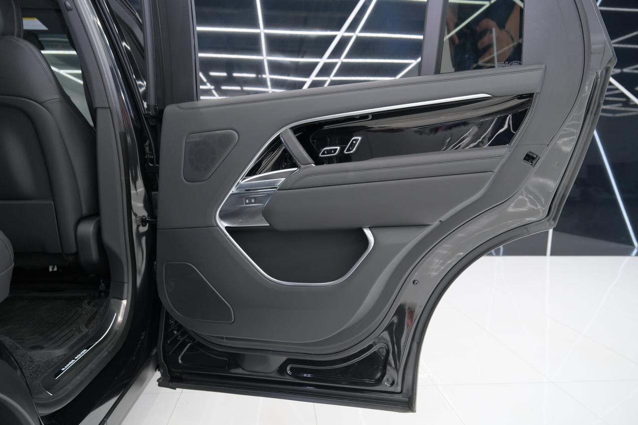 2026 Land Rover Range Rover SE Miami FL