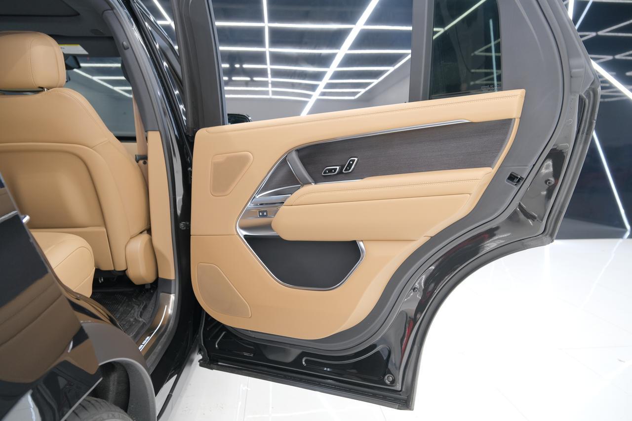 2026 Land Rover Range Rover SE Miami FL