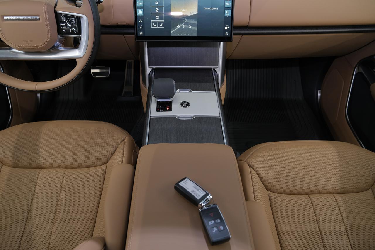 2026 Land Rover Range Rover SE Miami FL
