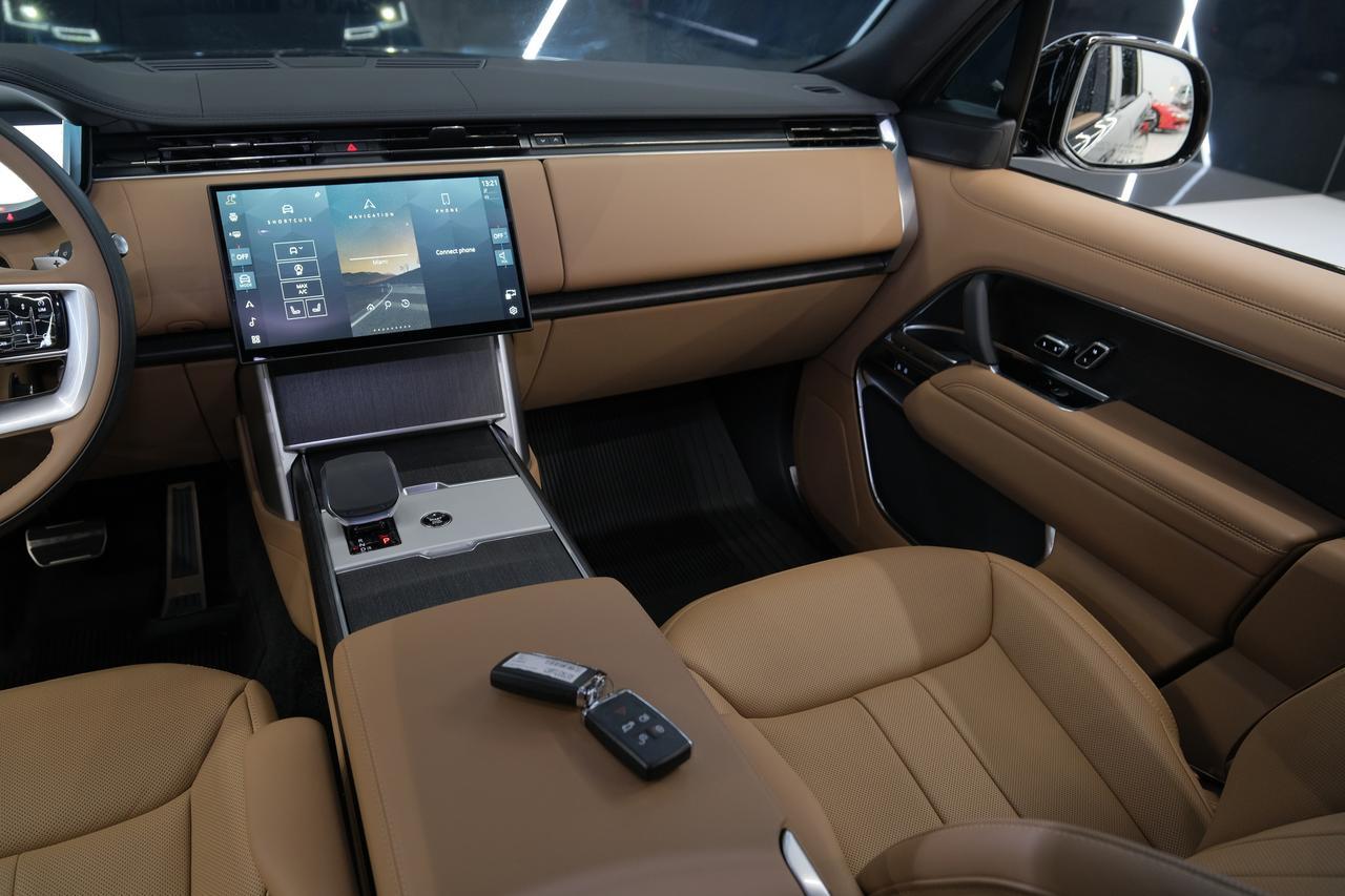 2026 Land Rover Range Rover SE Miami FL
