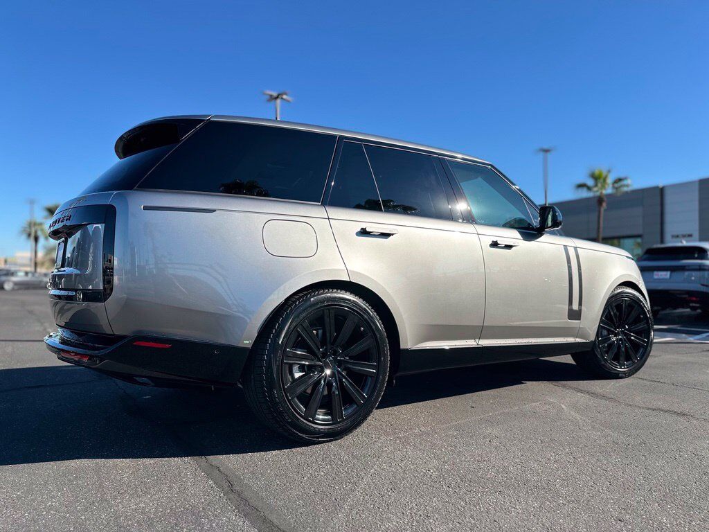2026 Land Rover Range Rover SE