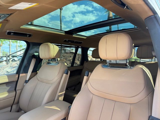 2026 Land Rover Range Rover SE