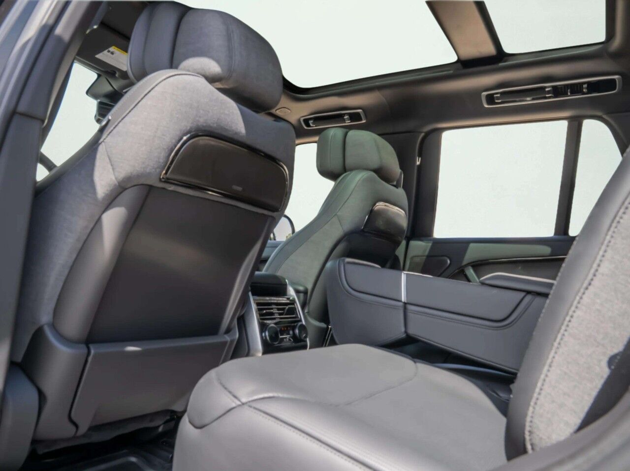 2026 Land Rover Range Rover SV - Original MSRP: $233,535 San Antonio TX