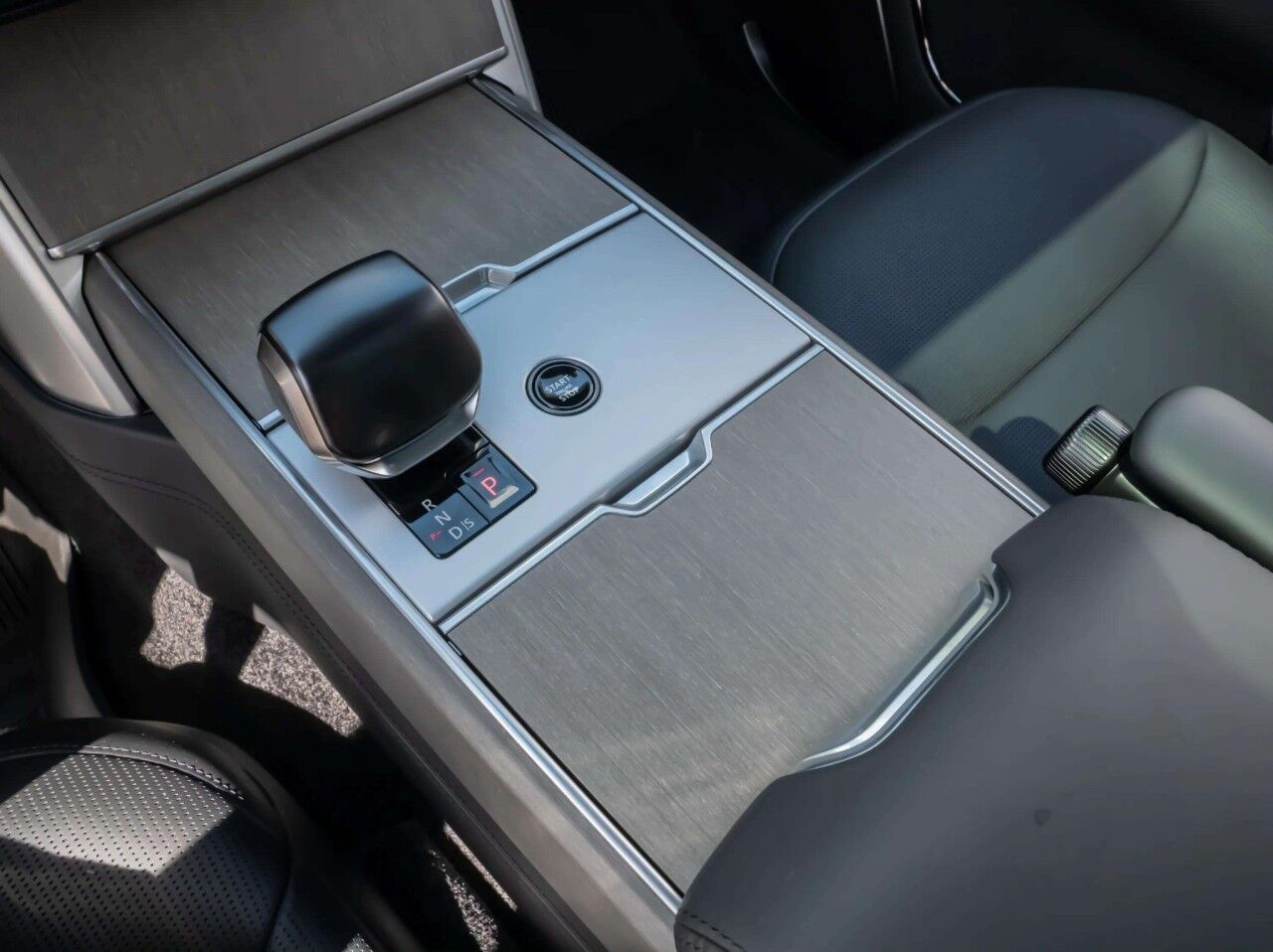 2026 Land Rover Range Rover SV - Original MSRP: $233,535 San Antonio TX
