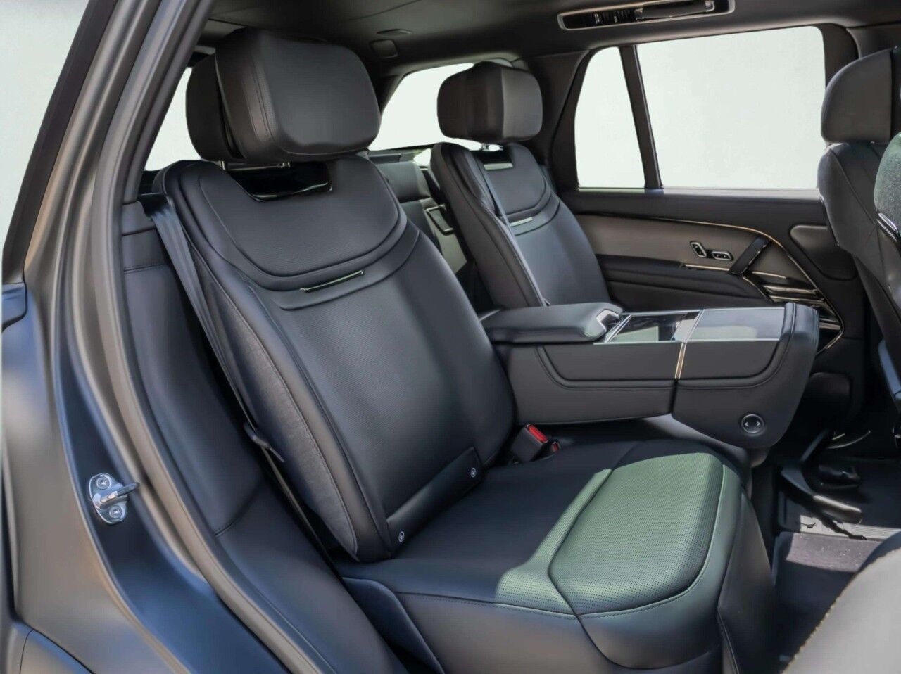 2026 Land Rover Range Rover SV - Original MSRP: $233,535 San Antonio TX