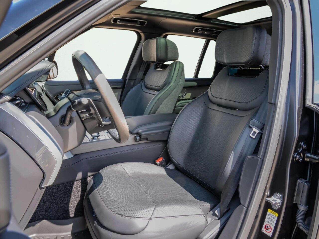 2026 Land Rover Range Rover SV - Original MSRP: $233,535 San Antonio TX