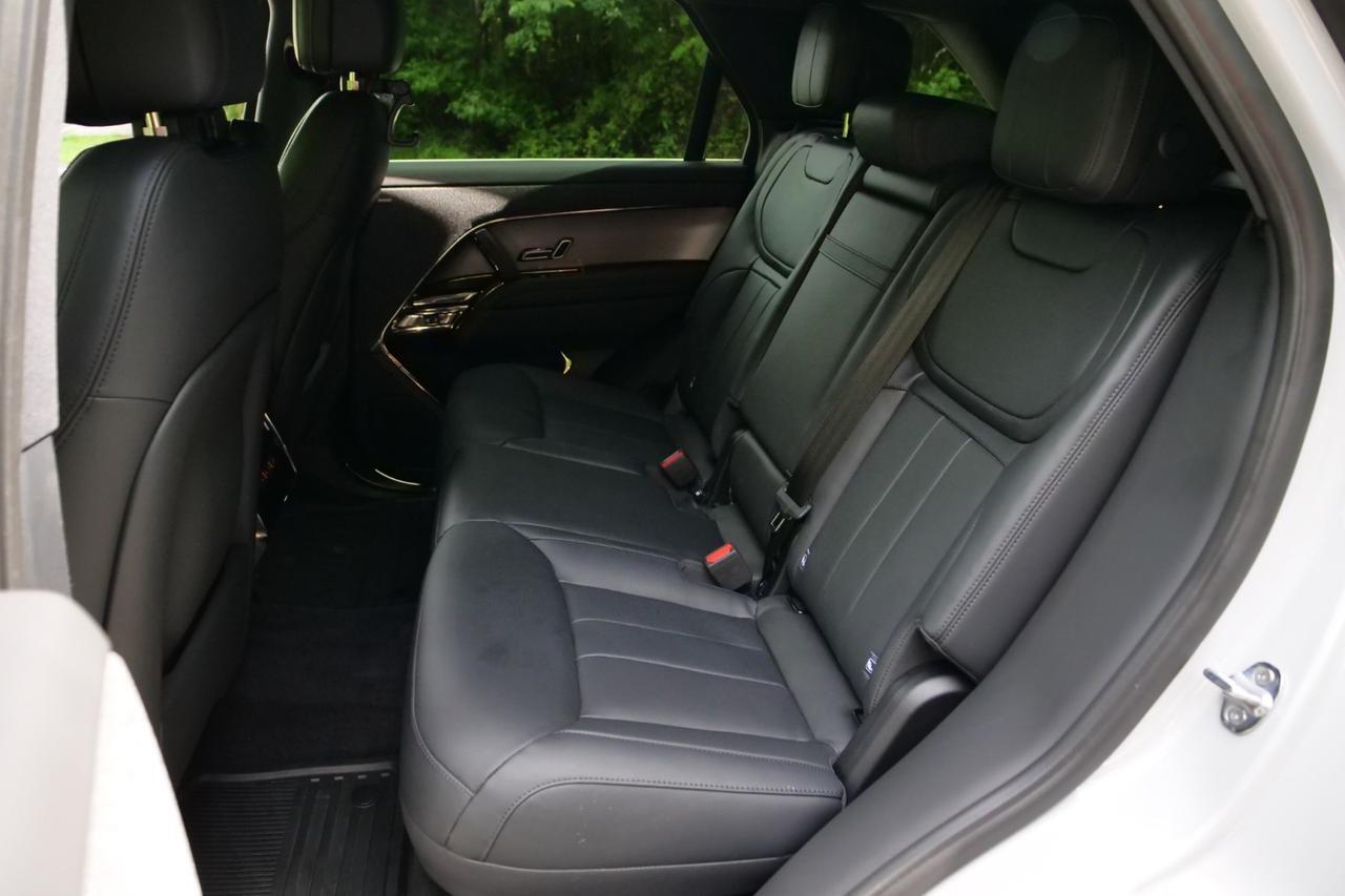 2026 Land Rover Range Rover Sport SE / AWD / Contrast Roof / Cold Climate Pack! Lincolnton NC