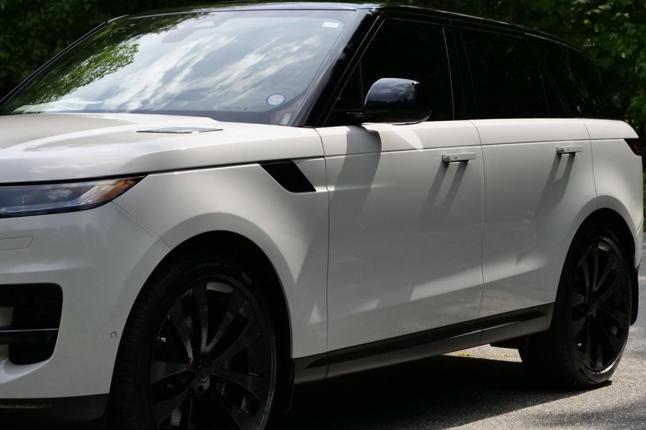 2026 Land Rover Range Rover Sport SE / AWD / Contrast Roof / Cold Climate Pack! Lincolnton NC