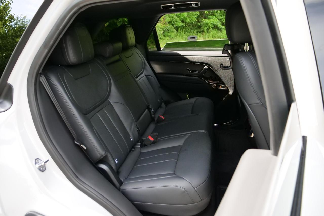 2026 Land Rover Range Rover Sport SE / AWD / Contrast Roof / Cold Climate Pack! Lincolnton NC