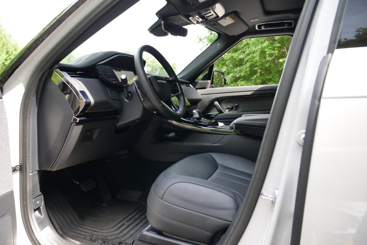 2026 Land Rover Range Rover Sport SE / AWD / Contrast Roof / Cold Climate Pack! Lincolnton NC