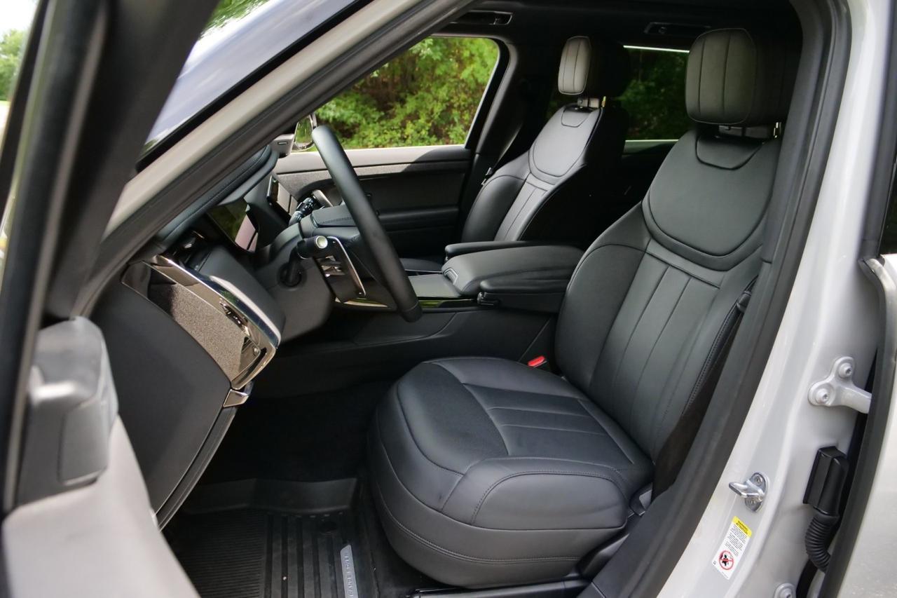 2026 Land Rover Range Rover Sport SE / AWD / Contrast Roof / Cold Climate Pack! Lincolnton NC