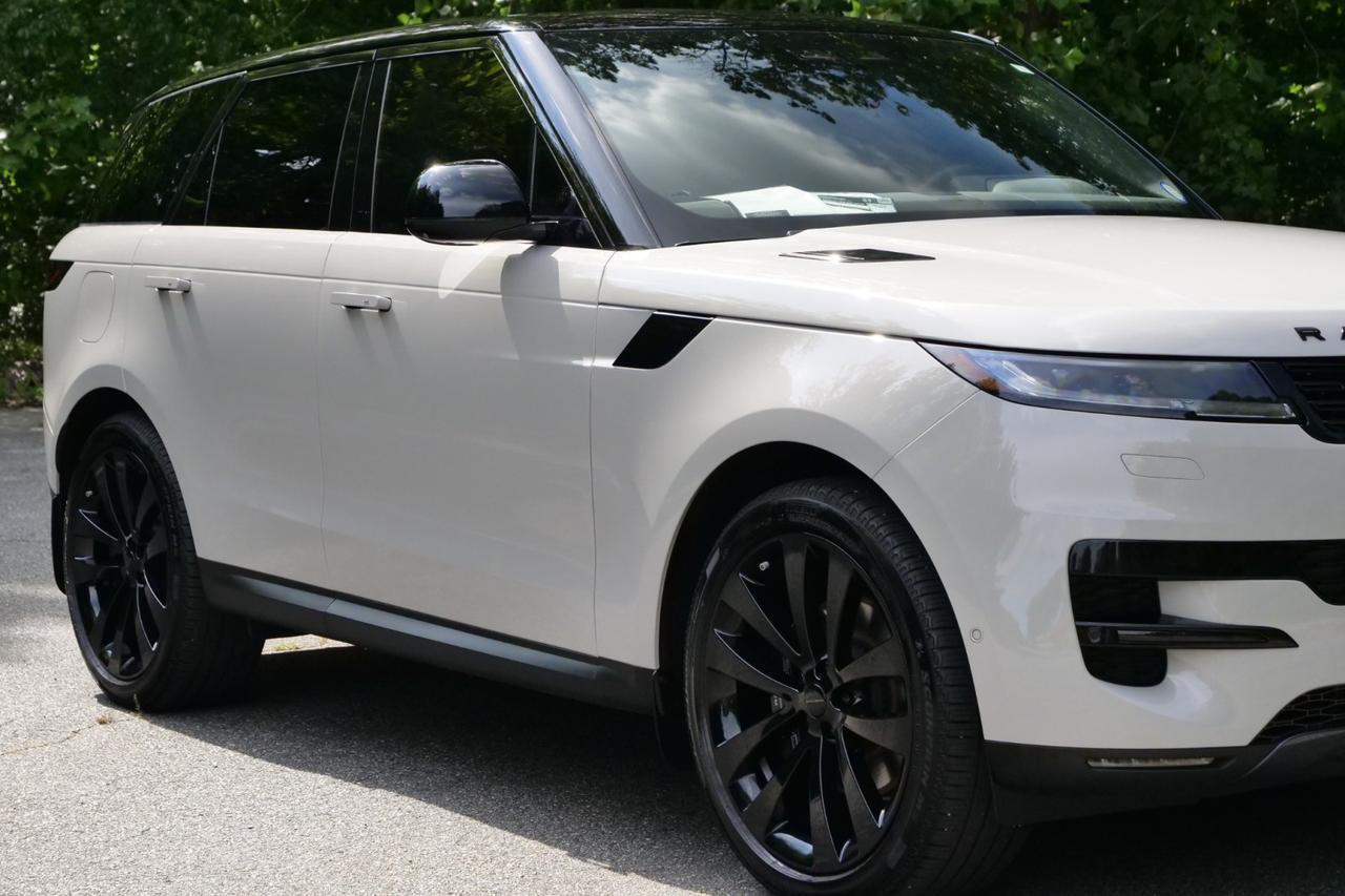 2026 Land Rover Range Rover Sport SE / AWD / Contrast Roof / Cold Climate Pack! Lincolnton NC