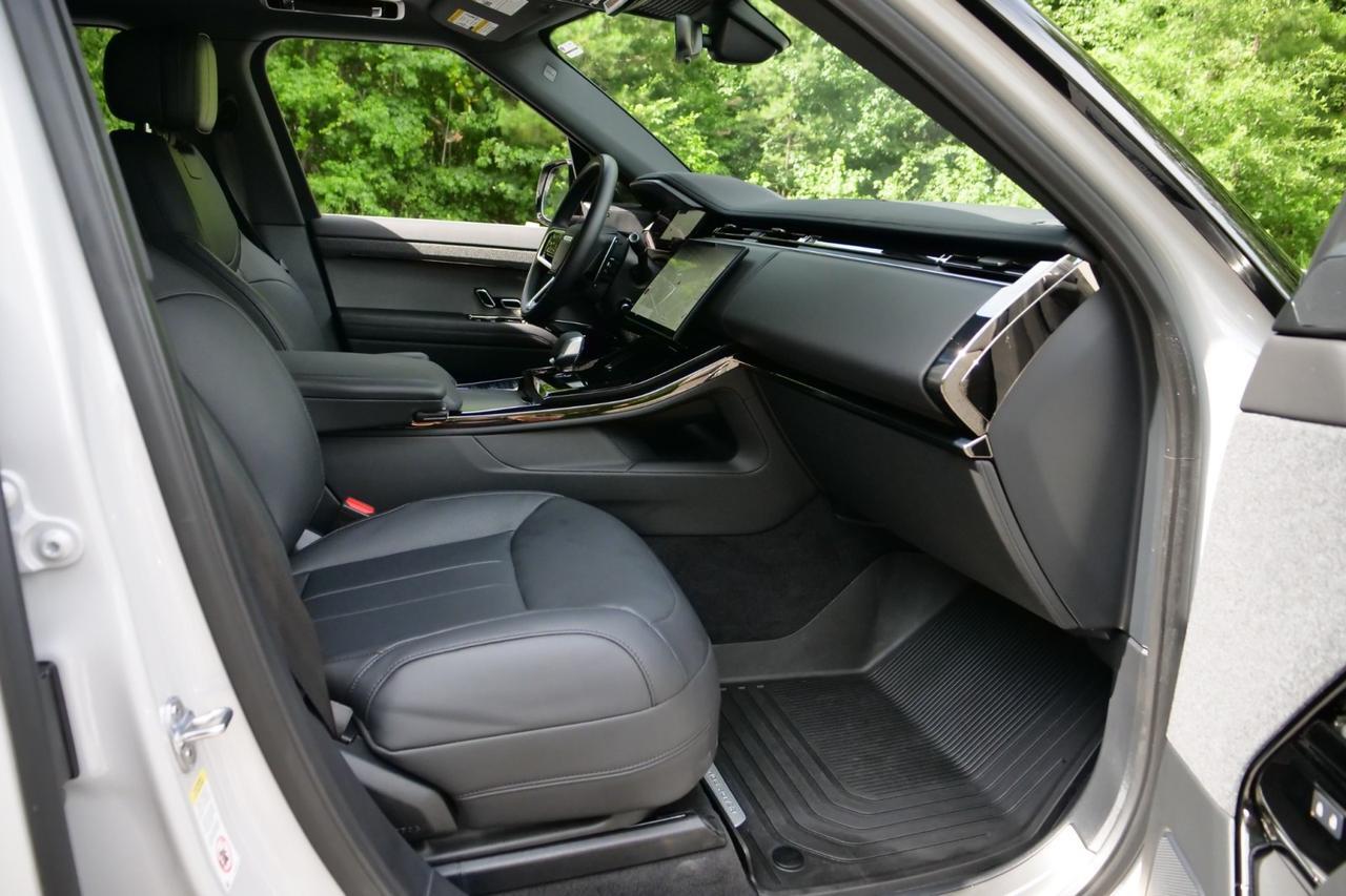 2026 Land Rover Range Rover Sport SE / AWD / Contrast Roof / Cold Climate Pack! Lincolnton NC