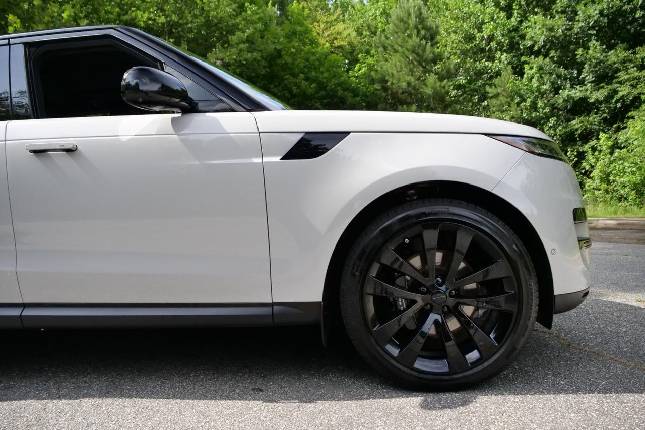 2026 Land Rover Range Rover Sport SE / AWD / Contrast Roof / Cold Climate Pack! Lincolnton NC