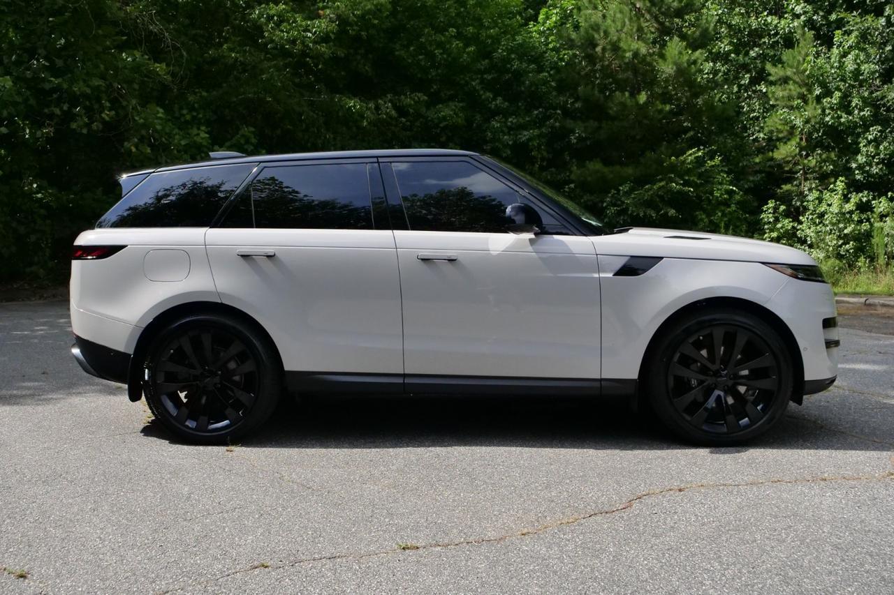2026 Land Rover Range Rover Sport SE / AWD / Contrast Roof / Cold Climate Pack! Lincolnton NC