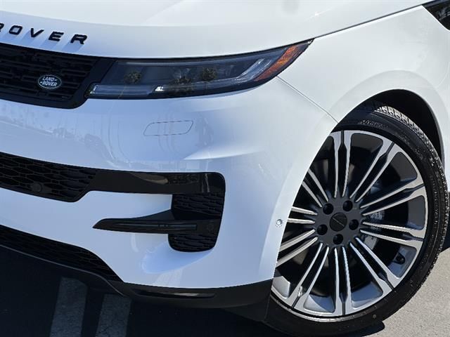 2026 Land Rover Range Rover Sport SE
