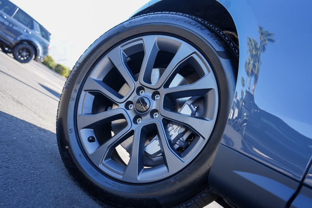 2026 Land Rover Range Rover Sport SE