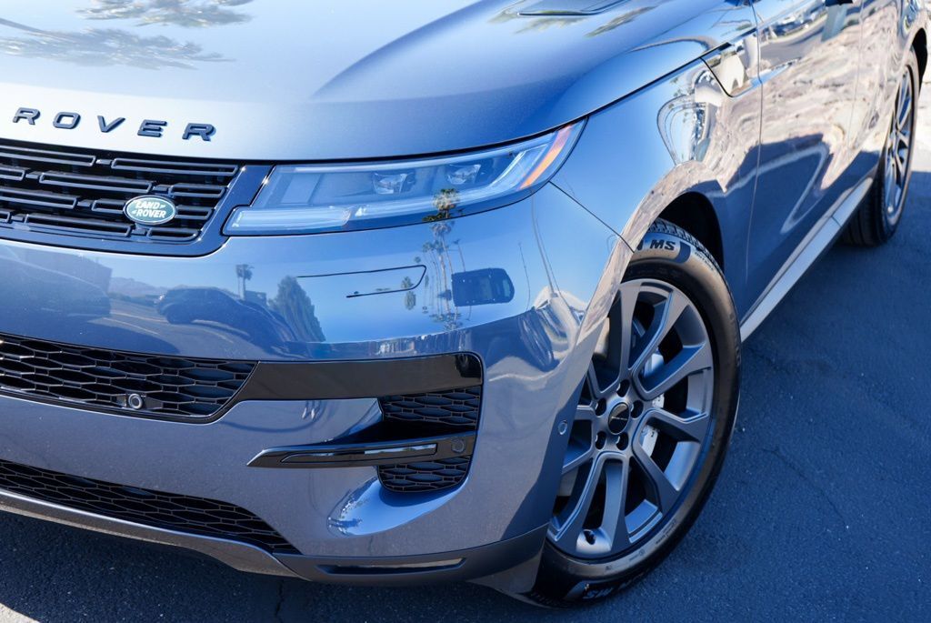 2026 Land Rover Range Rover Sport SE