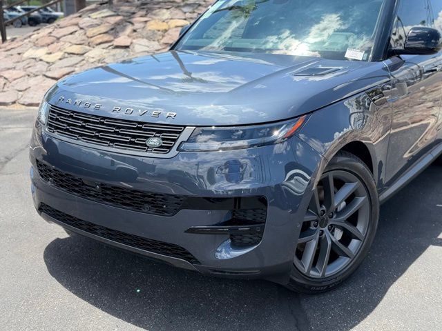 2026 Land Rover Range Rover Sport SE