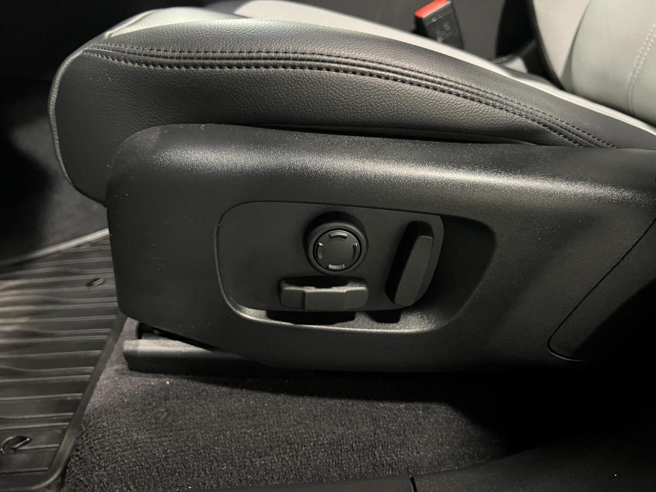 2026 Land Rover Range Rover Velar Dynamic SE Parker CO