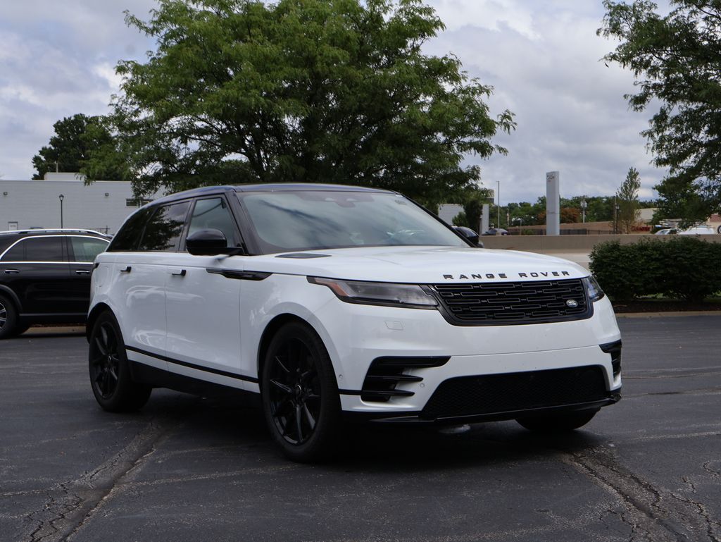 2026 Land Rover Range Rover Velar Dynamic SE