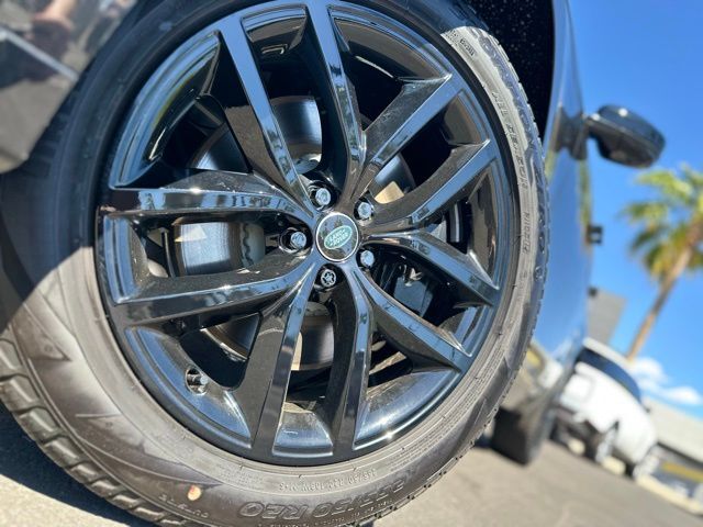 2026 Land Rover Range Rover Velar Dynamic SE