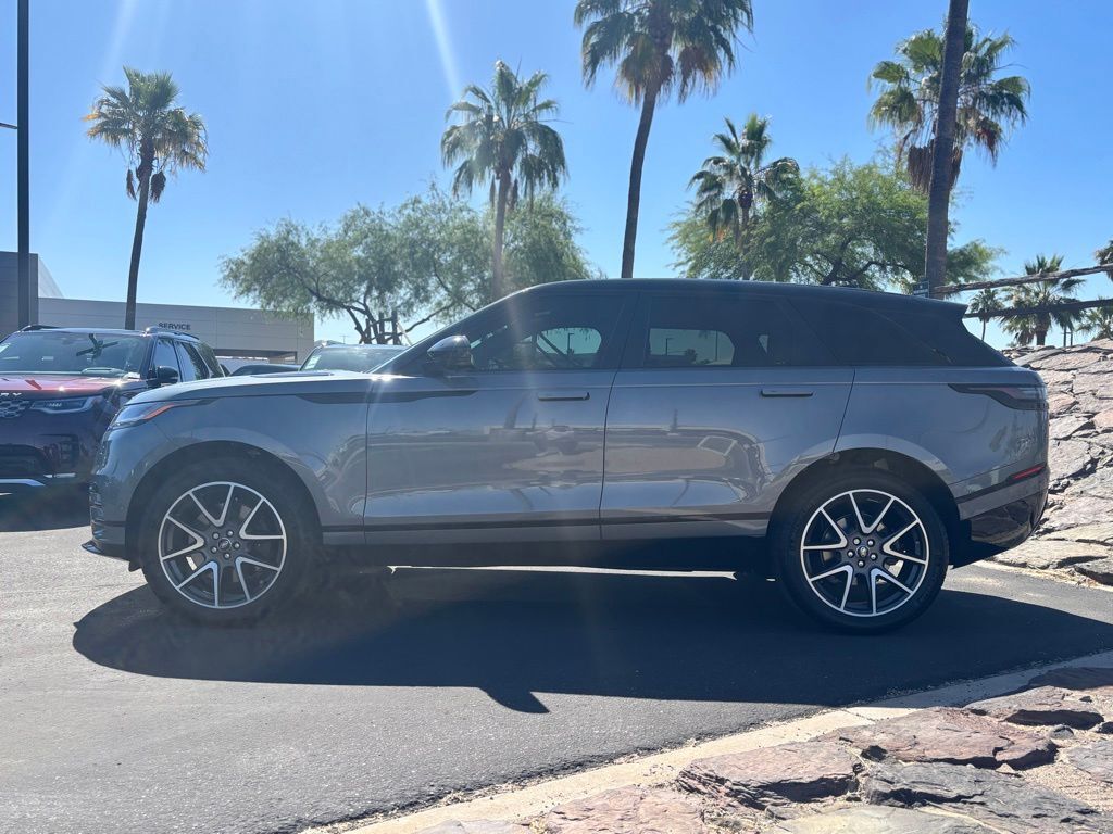 2026 Land Rover Range Rover Velar Dynamic SE