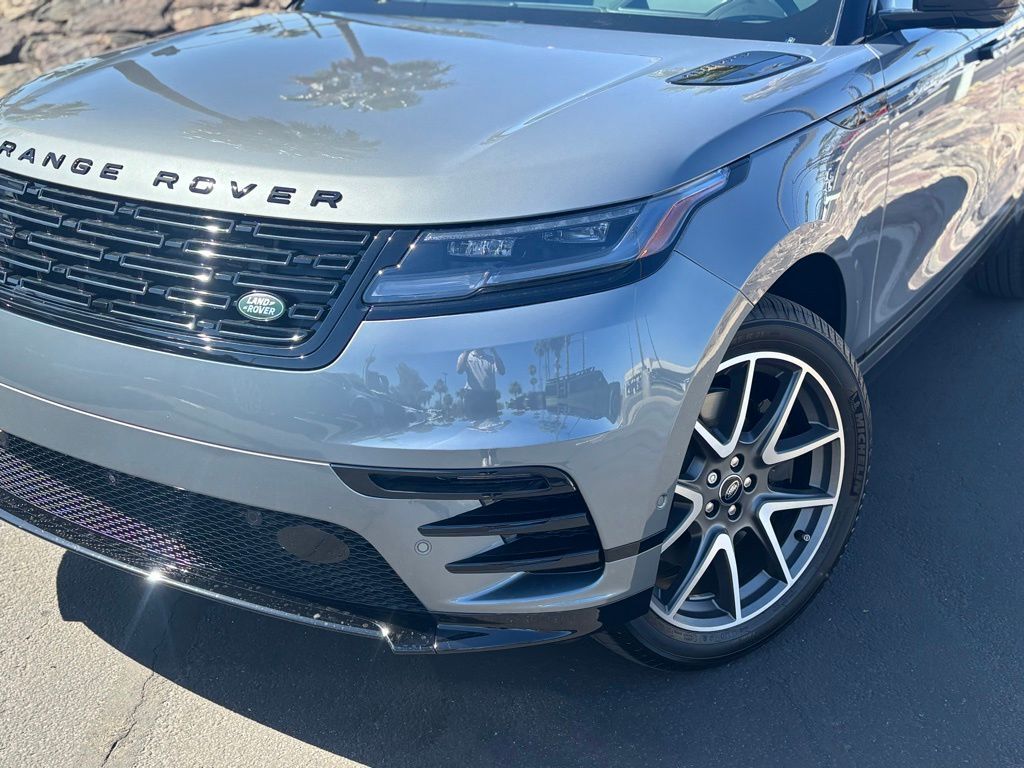 2026 Land Rover Range Rover Velar Dynamic SE
