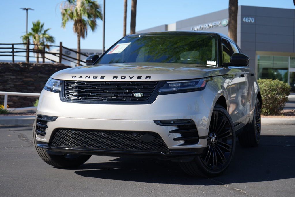 2026 Land Rover Range Rover Velar Dynamic SE
