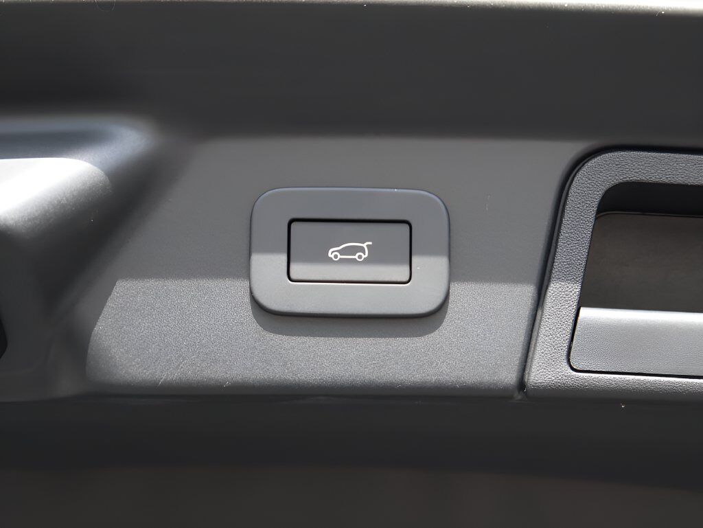 2026 Land Rover Range Rover Velar P250 Base San Clemente CA
