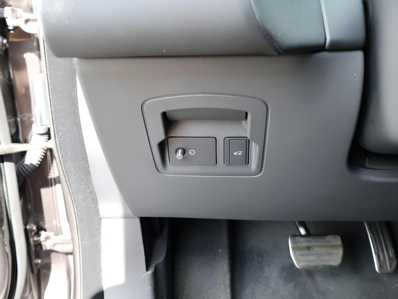 2026 Land Rover Range Rover Velar P250 Base San Clemente CA