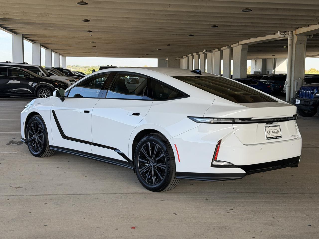 2026 Lexus ES 350e Premium
