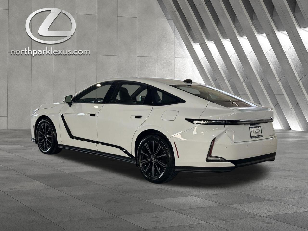 2026 Lexus ES 350h Premium