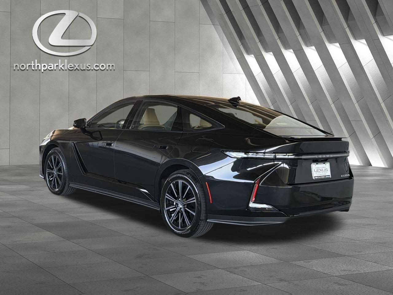 2026 Lexus ES 350h Premium
